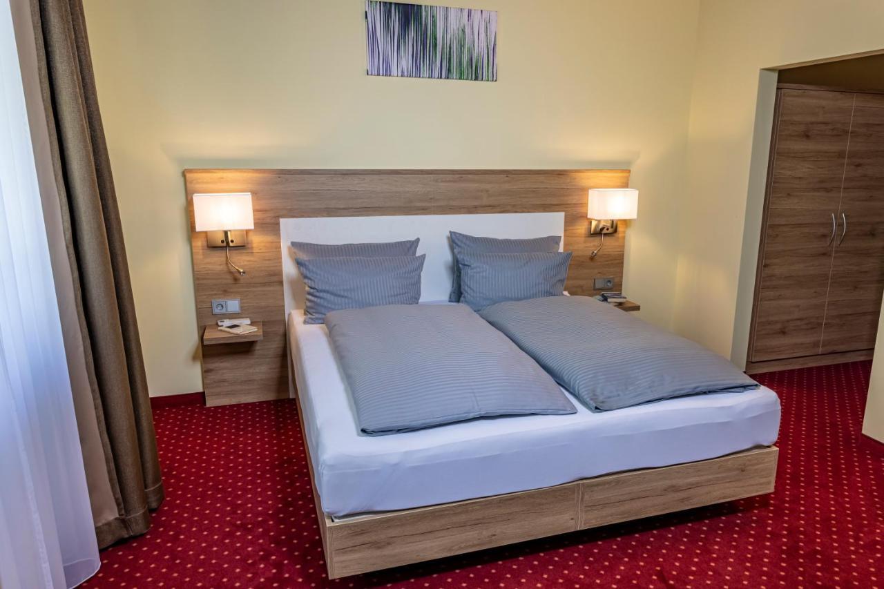 Hotel Konradp Holzkirchen Holzkirchen  Esterno foto