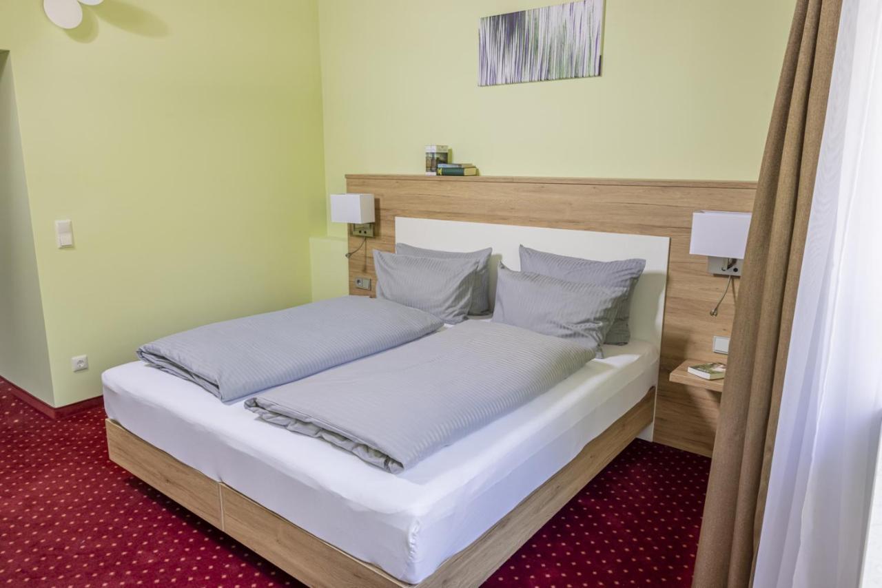 Hotel Konradp Holzkirchen Holzkirchen  Esterno foto
