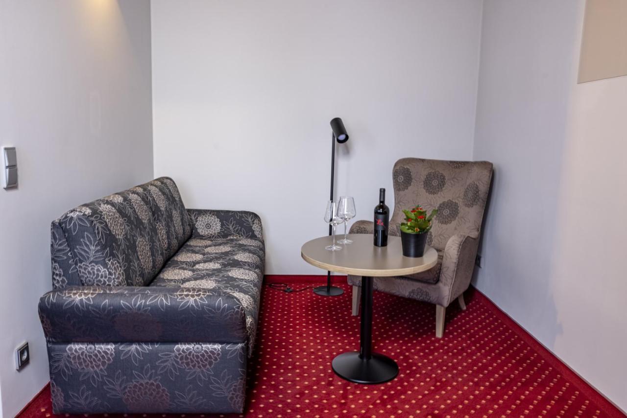 Hotel Konradp Holzkirchen Holzkirchen  Esterno foto
