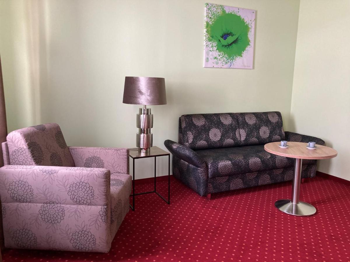 Hotel Konradp Holzkirchen Holzkirchen  Esterno foto