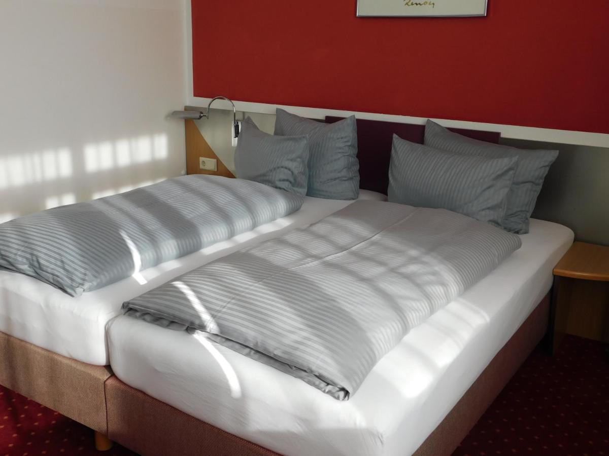 Hotel Konradp Holzkirchen Holzkirchen  Esterno foto