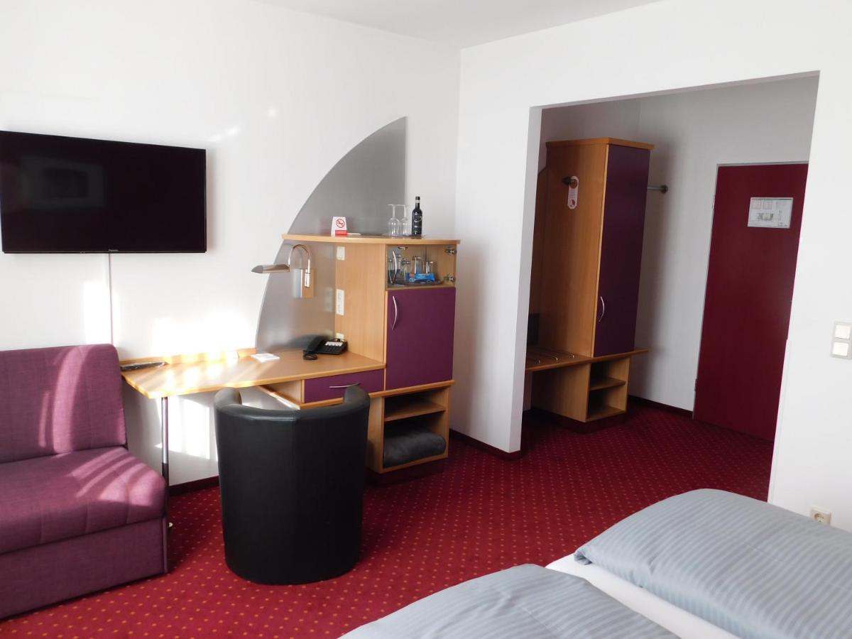 Hotel Konradp Holzkirchen Holzkirchen  Esterno foto