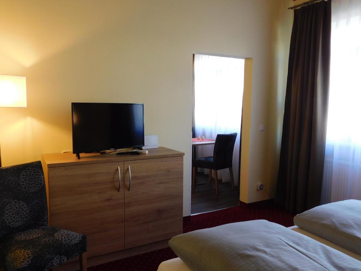 Hotel Konradp Holzkirchen Holzkirchen  Esterno foto