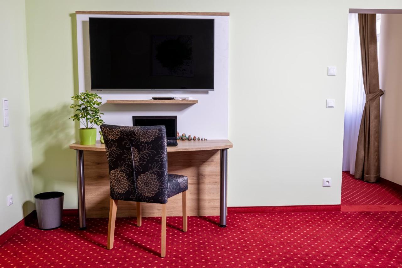Hotel Konradp Holzkirchen Holzkirchen  Esterno foto