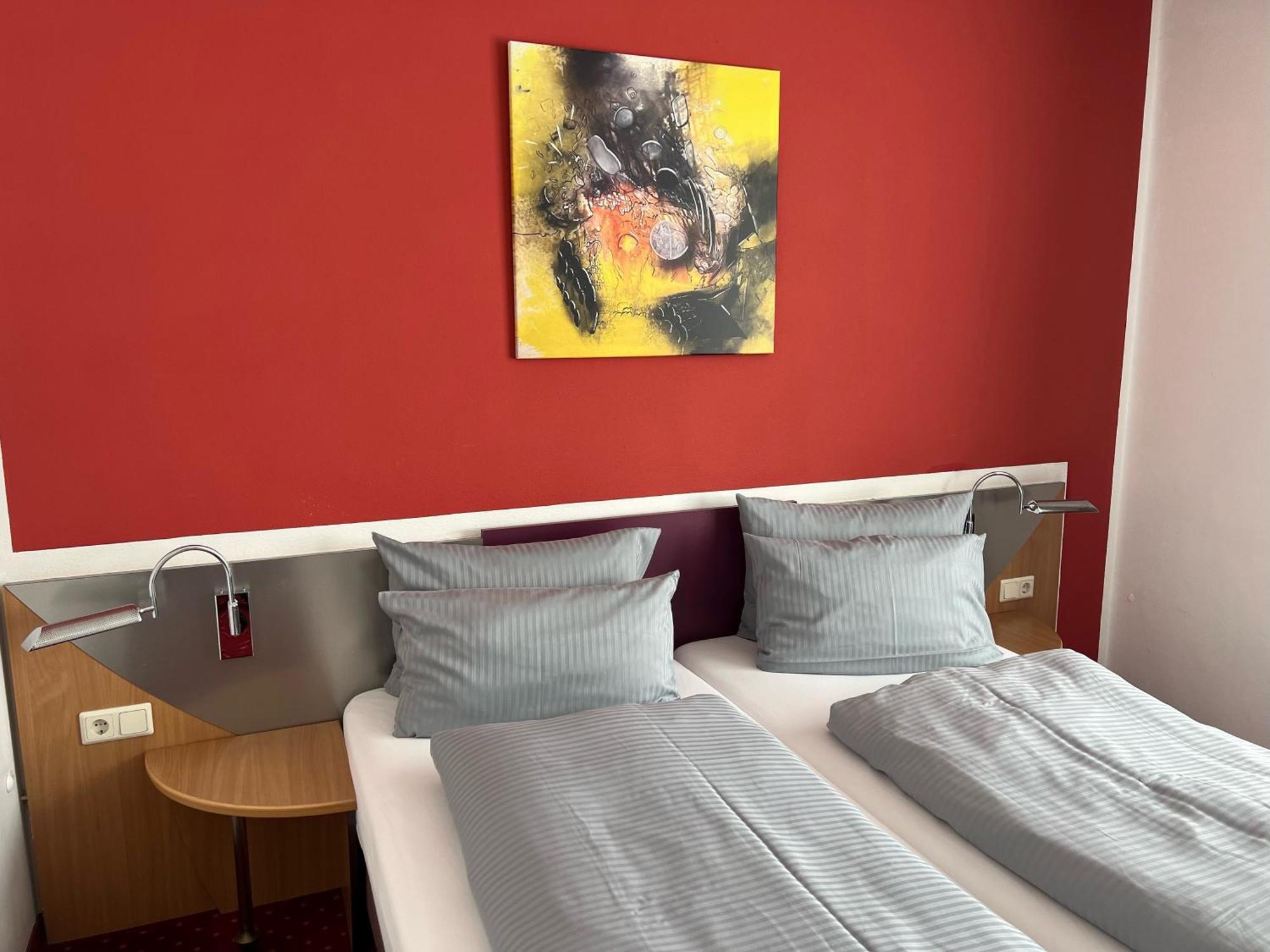 Hotel Konradp Holzkirchen Holzkirchen  Esterno foto