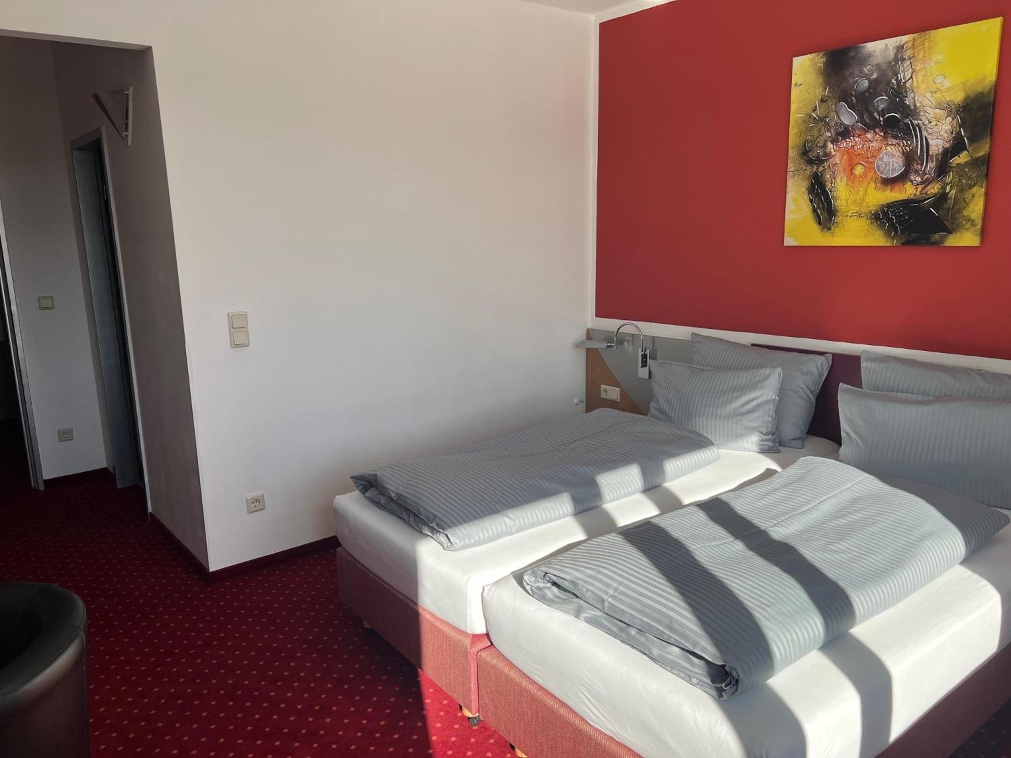 Hotel Konradp Holzkirchen Holzkirchen  Esterno foto