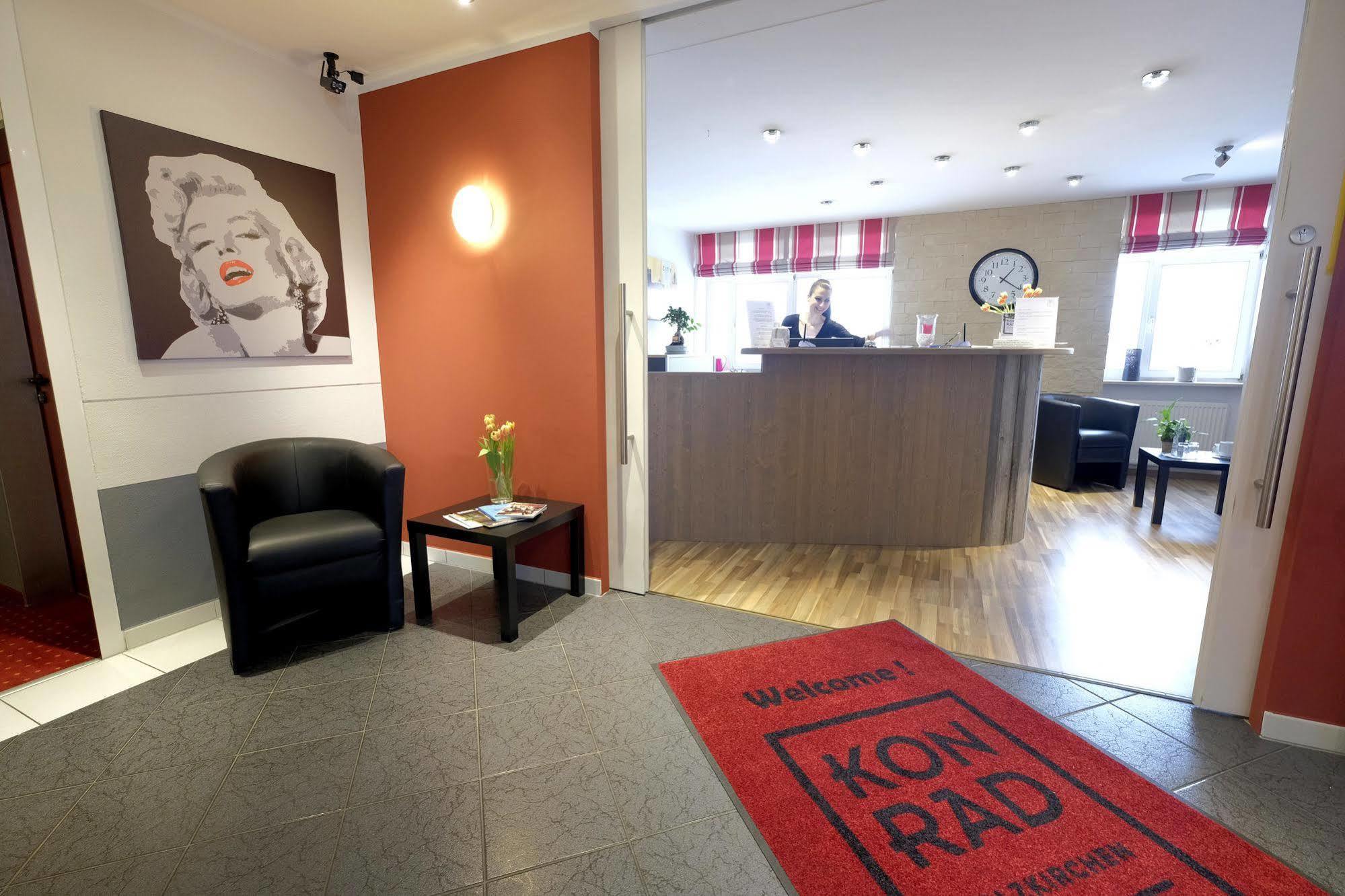 Hotel Konradp Holzkirchen Holzkirchen  Esterno foto